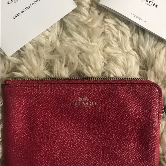 Coach Handbags - Super cute coach wristlet!! Great condition!